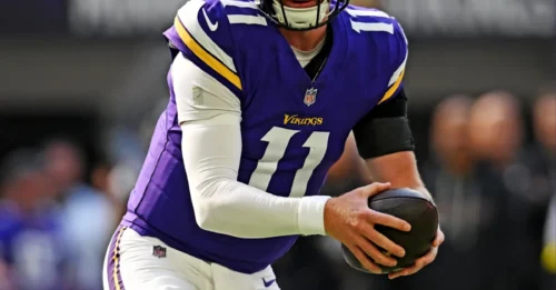 The Great Minnesota Mystery: O'Connell's QB Riddle Has Everyone Guessing After Philly Fallout