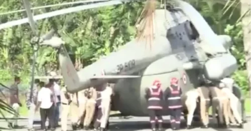 Momento extraño en el que el helicóptero del presidente se queda atascado en el nuevo helipuerto porque el hormigón aún no había fraguado