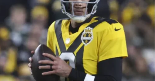 Aaron Rodgers Returns to Green Bay: Aaron Rodgers spotted yelling some very naughty words at his offense during Packers game
