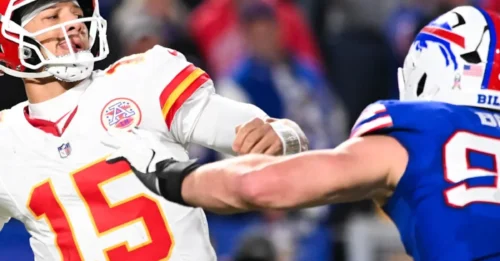 NFL World Stunned: Mahomes Shares Blunt Message to Chiefs After Loss to Bills
