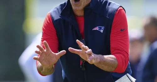BOMBSHELL: Inside Vrabel's Victory Locker Room Speech—Three Words That Redefined the Patriots' Season Instantly.