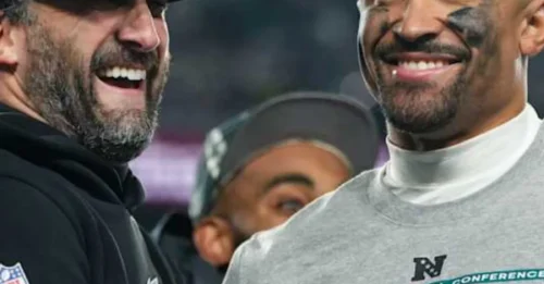 TENSION IN PHILLY: Sirianni Snaps as Reporter Dares to Question Hurts' Chemistry With A.J. Brown on Season-Defining 4th Down.