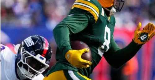 Packers' Key Star Collapses in the First Quarter After Collision with Jevon Holland. A Left Knee Injury Could Change Everything - Missing the Next Game?