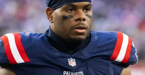 CAUGHT OFF GUARD: Eagles quietly re-sign former Patriots DE and ruthlessly CUT Ambry Thomas right before crucial matchup with Lions.