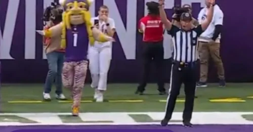 SYSTEM FAILURE: Chicago's Game-Winner Was a Gift Wrapped by Minnesota's Catastrophic Breakdown — After a 48-Yard Kick and a Mascot Signaling ‘No Good’ on a Make