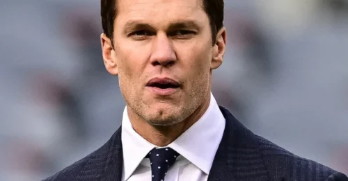 THE UNTHINKABLE JUST HAPPENED ON LIVE TV! Brady’s On-Air Slip Leaves NFL Fans STUNNED — Nobody Saw THIS Coming as the Dallas Cowboys Finish the Job.
