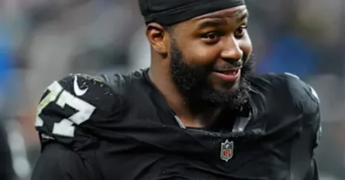 ROSTER RUTHLESSNESS: New England Patriots re-sign O-line veterans, then coldly cut running back Jonathan Ward from the practice squad and ship cornerback Alex Austin to IR just to clear space.