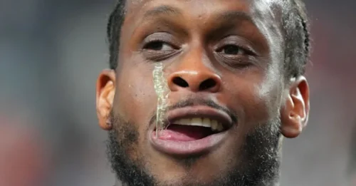 NOT A GOOD LOOK! Raiders' Geno Smith Drops Shocking Apology After Obscene Gesture Sparks Fan Fury