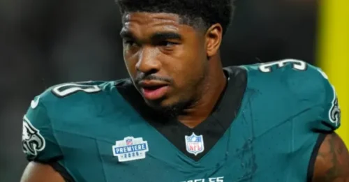 DON'T MISS DIRECT REACTION: Eagles 1st-Round Rookie Has 3-Word Response to Getting Benched