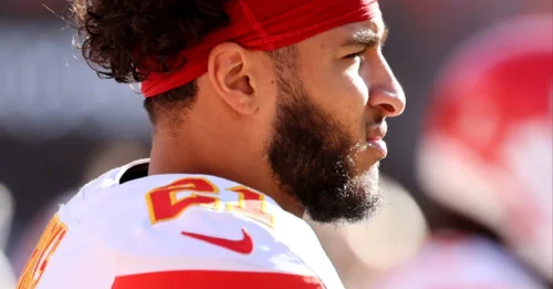 BREAKING IN KANSAS : Jaden Hicks is now painfully lost in the Chiefs' safety rotation