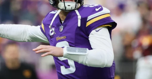 A NEW KING IN MINNESOTA: .J. McCarthy's UNTHINKABLE Achievement Buries Tommy Kramer's 1977 Legacy - The NFL's Power Balance Just Shifted