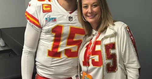 INJURY BOMBSHELL! Patrick Mahomes Receives Public Message From Mom, Randi, After Torn ACL