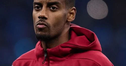 SENSATIONAL! Alexander Isak eaten alive as YouTube video comments section hijacked