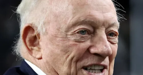 DONE IN DALLAS! Jerry Jones' Chilling Hard Knocks Reaction Signals the FINAL NAIL in Matt Eberflus' Cowboys Future.