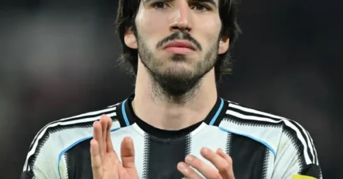 BLOCKBUSTER FROM ANFIELD! Liverpool LINE UP SHOCK MOVE for Newcastle's MAGIC MAN as Real Madrid go 