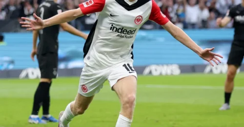 BLOCKBUSTER BATTLE! Arsenal and Manchester United on COLLISION COURSE for £65M superstar as Chelsea ENTER the high-stakes race. The Premier League power struggle is ON.