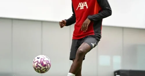 BOMBSHELL IN ANFIELD: Arne Slot provides update on Alexander Isak's potential return from injury